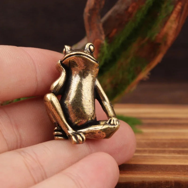 Brass Frog Figurine – Desktop & Home Decor Ornament