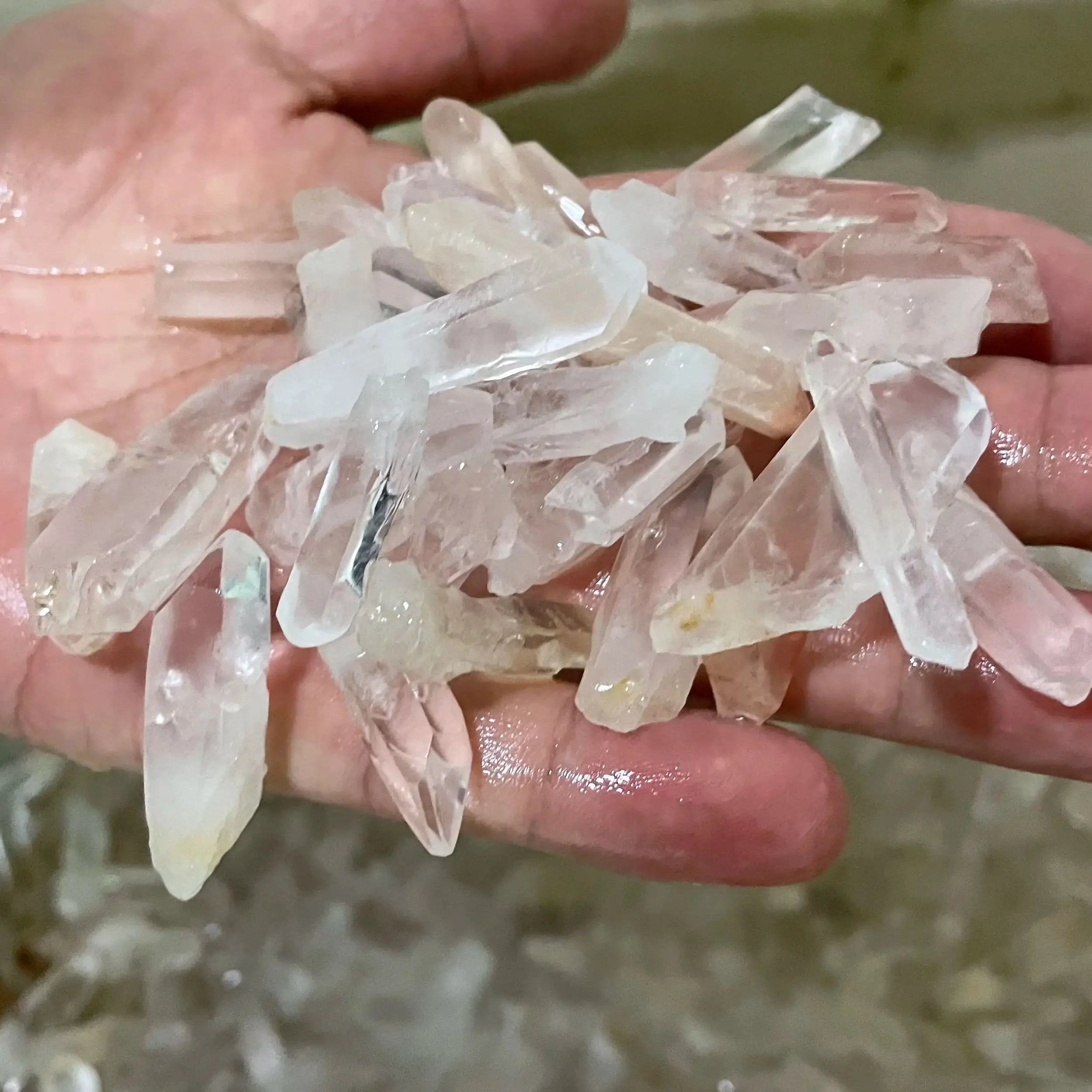 1000g Natural Clear Quartz Crystal – Healing Point Wand & Mineral Specimen