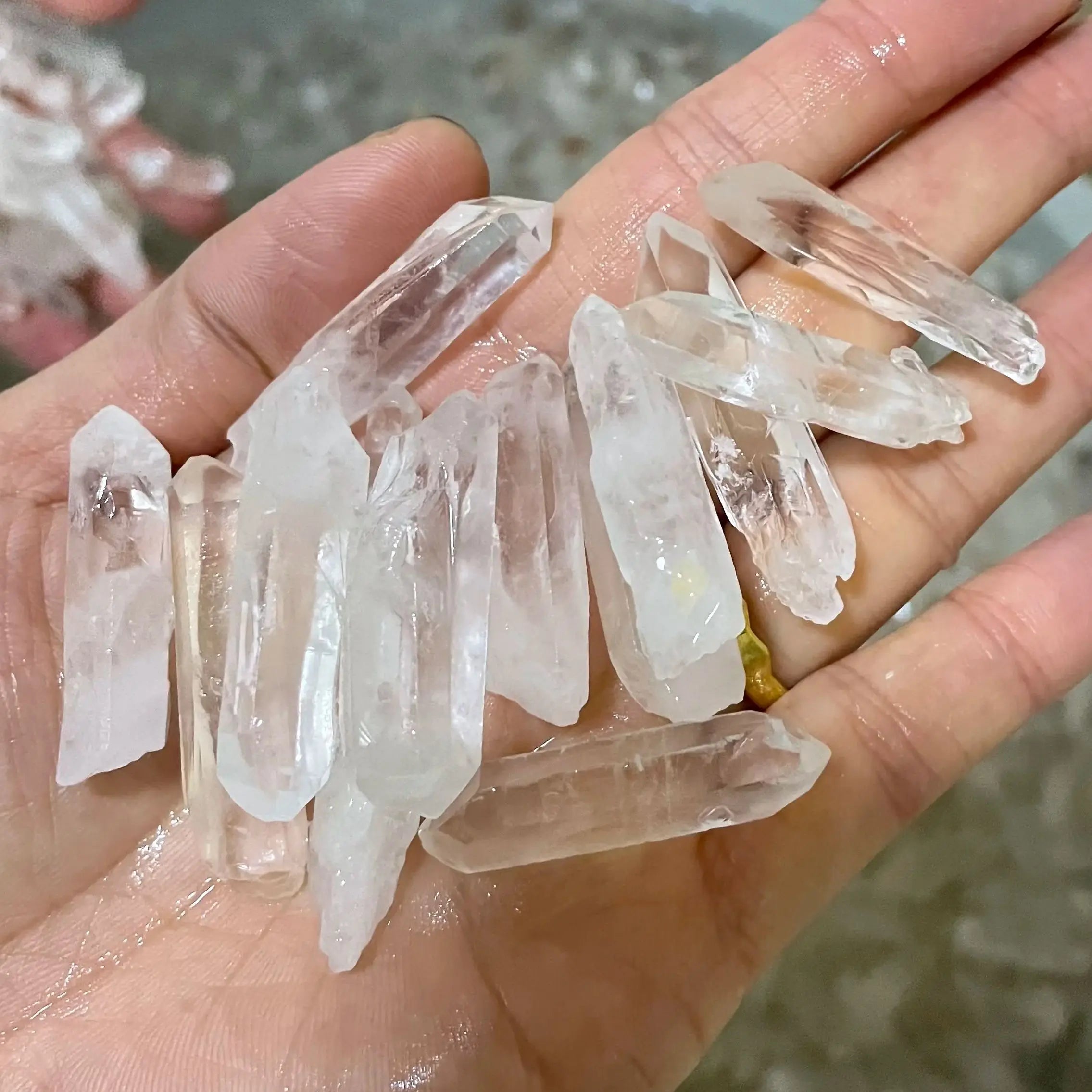 1000g Natural Clear Quartz Crystal – Healing Point Wand & Mineral Specimen